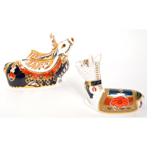 85 - Royal Crown Derby - Two porcelain china Royal Crown Derby paperweight figures. Comprising of imari '... 