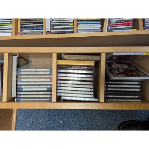 455 - Classical & Opera Interest - A large collection of Classical and opera related CD's to include; Beet... 