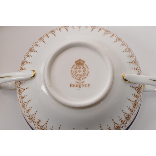 131 - Royal Worcester - A large 20th Century porcelain fine bone china tea and dinner service by Royal Wor... 