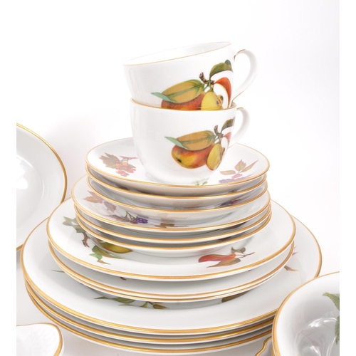 174 - Royal Worcester - Evesham - A 20th century Royal Worcester Evesham pattern tea and dinner service. T... 