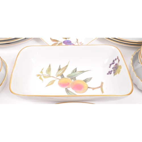 174 - Royal Worcester - Evesham - A 20th century Royal Worcester Evesham pattern tea and dinner service. T... 