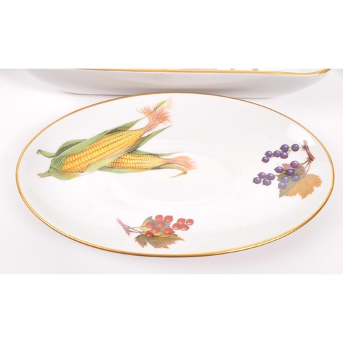 174 - Royal Worcester - Evesham - A 20th century Royal Worcester Evesham pattern tea and dinner service. T... 