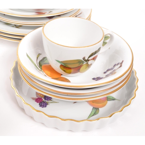 174 - Royal Worcester - Evesham - A 20th century Royal Worcester Evesham pattern tea and dinner service. T... 