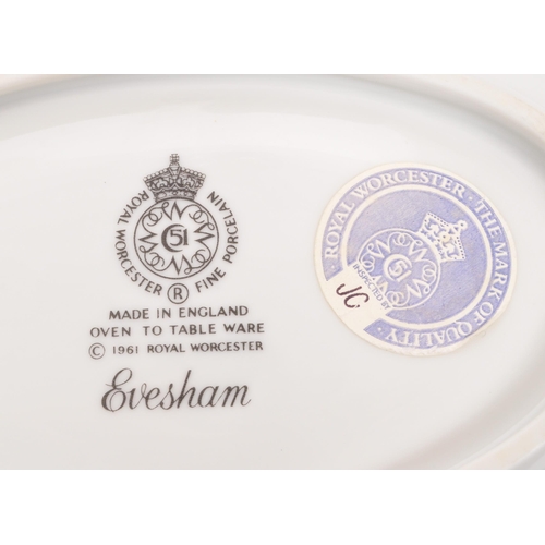 174 - Royal Worcester - Evesham - A 20th century Royal Worcester Evesham pattern tea and dinner service. T... 