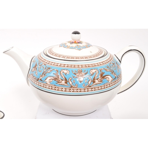 180 - Wedgwood - Florentine - An early 20th century Wedgwood porcelain china part tea service. Including m... 