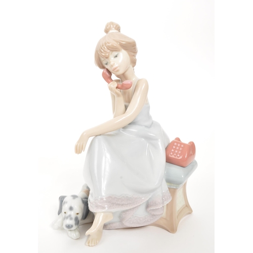 190 - Lladro - Three vinatge 20th century Spanish porcelain figurines to include figures Daydreams 6400, C... 