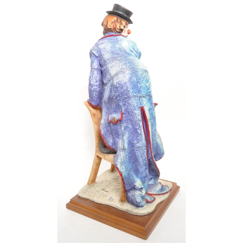 192 - Capodimonte - Guiseppe Armani - The Merry Clown - A vintage 20th century Italian Capodimonte porcela... 