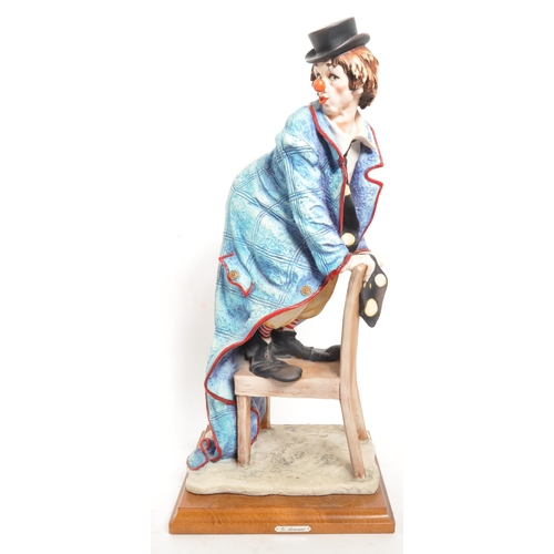 192 - Capodimonte - Guiseppe Armani - The Merry Clown - A vintage 20th century Italian Capodimonte porcela... 