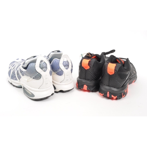 270 - Nike / Reebok - Two pair of contemporary trainers / active wear shoes. To include a pair of Reebok R... 