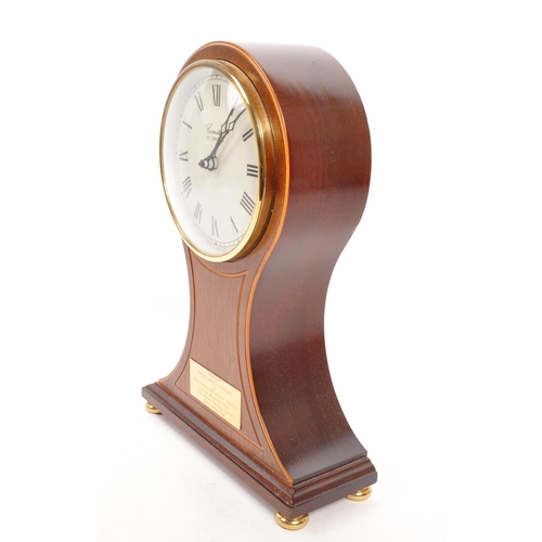 307 - Comitti of London - A 20th century Edwardian manner Comitti of London balloon mantle clock. The cloc... 