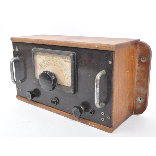 322 - Schooner Marine Set - A 20th Century vintage Schooner Marine radio receiver enclosed within a wooden... 