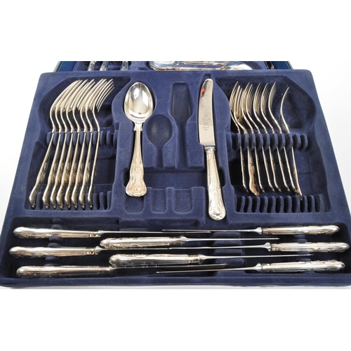 323 - Sheffield Cutlery - A 20th Century collection of stainless steel eight person Sheffield Cutlery cant... 