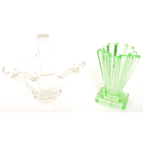 356 - A collection of assorted studio glass pieces to include bubble control bud vases, lilac bubble contr... 