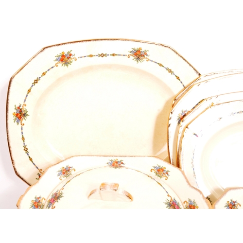 395 - Alfred Meakin - An extensive mid 20th century Alfred Meakin dinner service. The service including a ... 