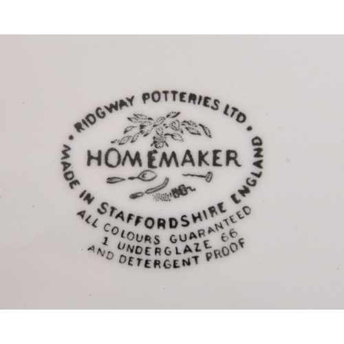 46 - Ridgway - Homemaker pattern - A collection of mid 20th century Ridgway Homemaker pattern plates. The... 