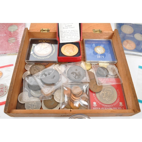 525 - A collection of 18th, 19th, 20th century and later British and foreign currency coins. The collectio... 