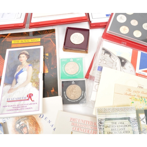 530 - Royal Mint - A collection of British 20th century commemorative coins and proof sets. The collection... 