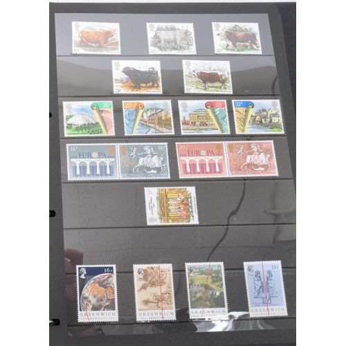 537 - Philantic Interest - A collection of 20th and 21st century British stamps. The collection including ... 