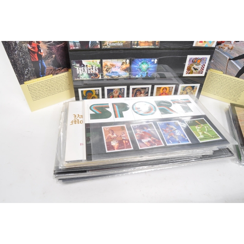 538 - Philantic Interest - A collection of 20th and 21st century British stamps. The collection including ... 