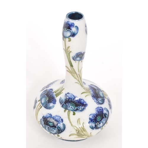 67 - MacIntyre - Florian Ware - W. Moorcroft - An early 20th century circa 1903/04 W. Moorcroft signed Ja... 