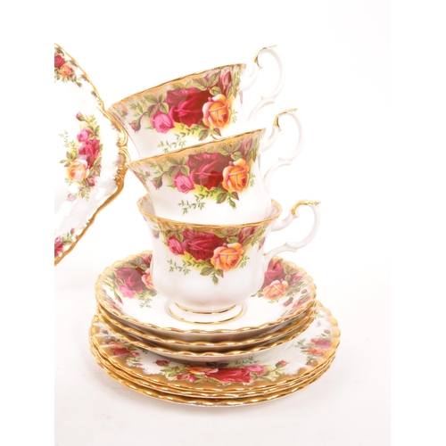 86 - Royal Albert - Old Country Roses - A 20th Century vintage porcelain china Royal Albert tea service i... 