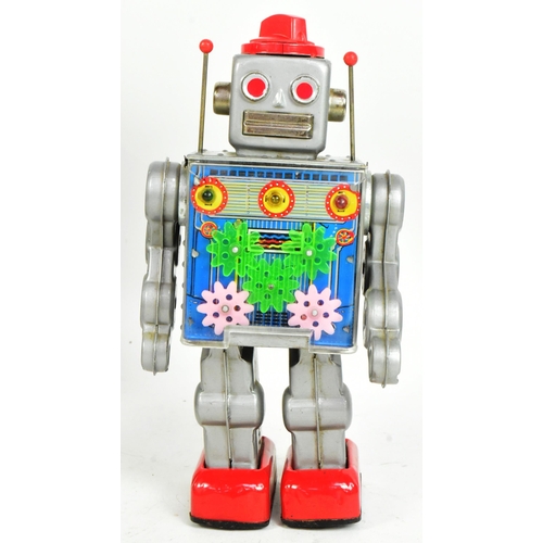 402 - Tinplate Toys - a vintage Japanese SH battery operated Gear Robot with automatic speed control. Test... 