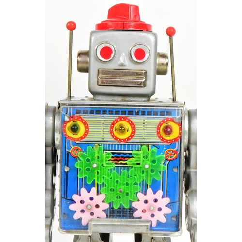 402 - Tinplate Toys - a vintage Japanese SH battery operated Gear Robot with automatic speed control. Test... 