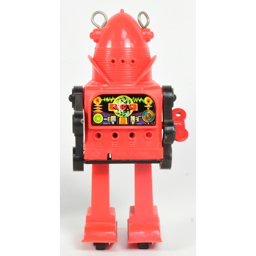 411 - Retro Toys - a vintage 1960s Japanese KO Jupiter Robot. Featuring wind-up walking action and sparkin... 