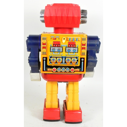 436 - Tinplate Toys - a vintage, battery operated, Japanese SH Rotate-O-Matic Super Giant Robot. With meta... 