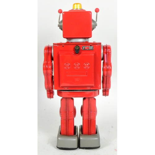 438 - Tinplate Toys - a vintage Japanese Tin Toy Project Star Strider AIJI-01 battery operated robot, colo... 