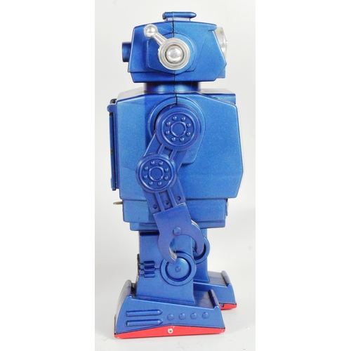 509 - Retro Toys - a Japanese SH Horikawa Super Space Commander robot, featuring walking action and a rota... 