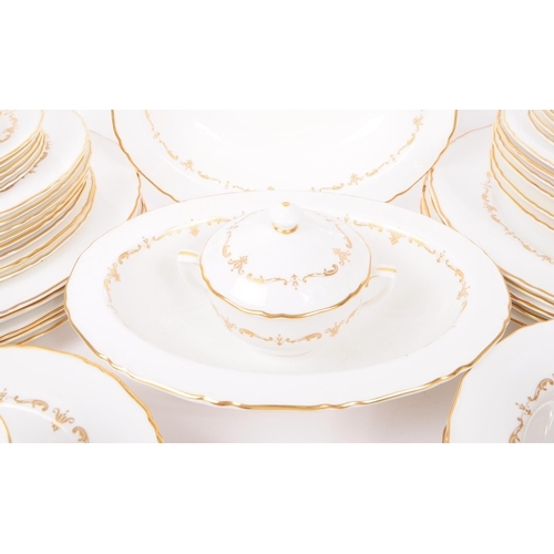 21 - Royal Worcester - Gold Chantilly - An extensive collection of Royal Worcester Gold Chantilly pattern... 