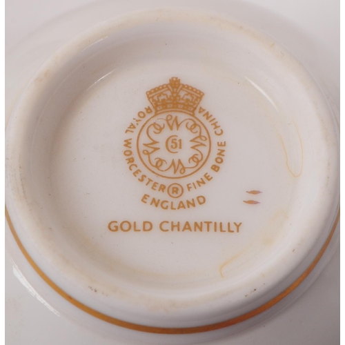 21 - Royal Worcester - Gold Chantilly - An extensive collection of Royal Worcester Gold Chantilly pattern... 