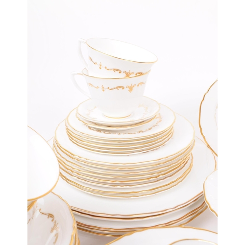 21 - Royal Worcester - Gold Chantilly - An extensive collection of Royal Worcester Gold Chantilly pattern... 