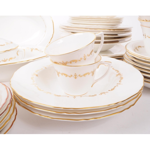 21 - Royal Worcester - Gold Chantilly - An extensive collection of Royal Worcester Gold Chantilly pattern... 