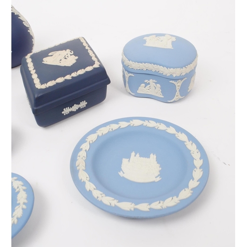 24 - Wedgwood - Jasperware - A collection of vintage 20th century jasperware items including pin dishes, ... 