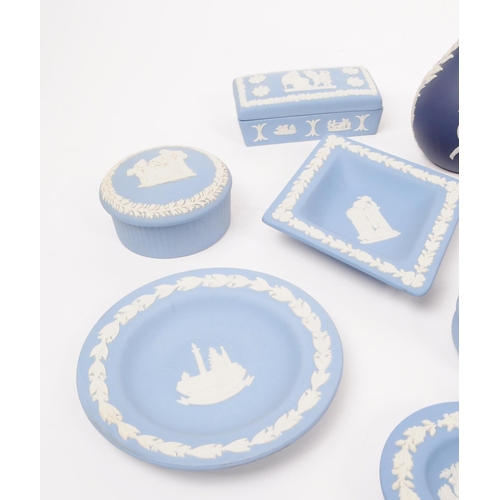 24 - Wedgwood - Jasperware - A collection of vintage 20th century jasperware items including pin dishes, ... 