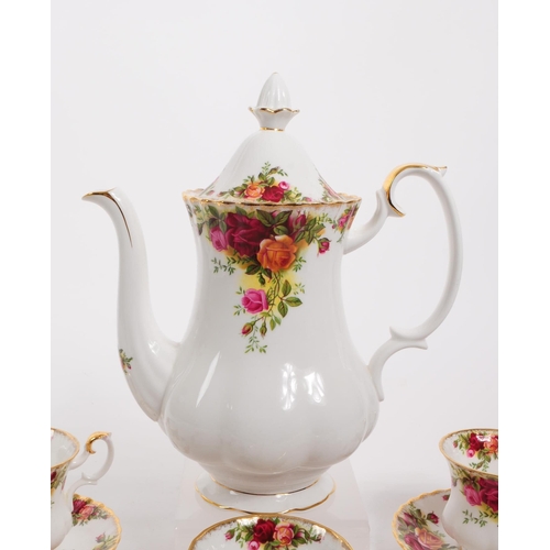 25 - Royal Albert - Old Country Roses - A 20th century Royal Albert Old Country Roses tea service. The co... 