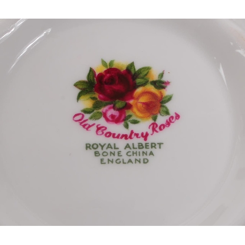 25 - Royal Albert - Old Country Roses - A 20th century Royal Albert Old Country Roses tea service. The co... 