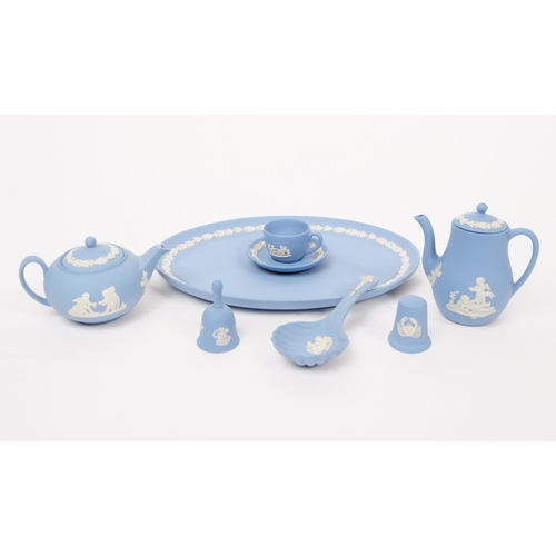 38 - Wedgwood - Jasperware - A vintage 20th century porcelain doll's tea service set. Including teapot, c... 