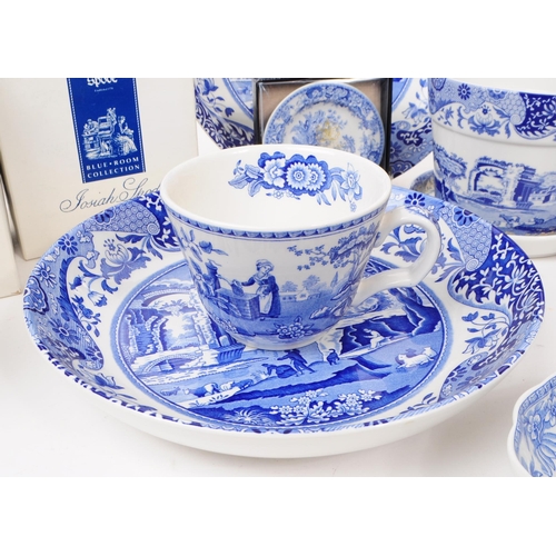 40 - Spode - Italian & Girl In Well - A collection of contemporary blue and white ceramic tea / dinne... 