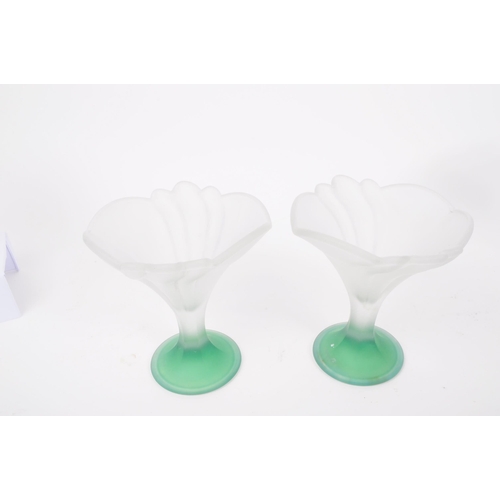 41 - Italian Strega - Borgonovo - A collection of five frosted glass Art Deco-style 1970s sundae bowls / ... 