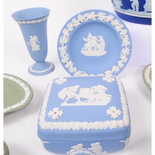 50 - Wedgwood - Jasperware - A collection of vintage 20th century porcelain tableware. To include royal b... 