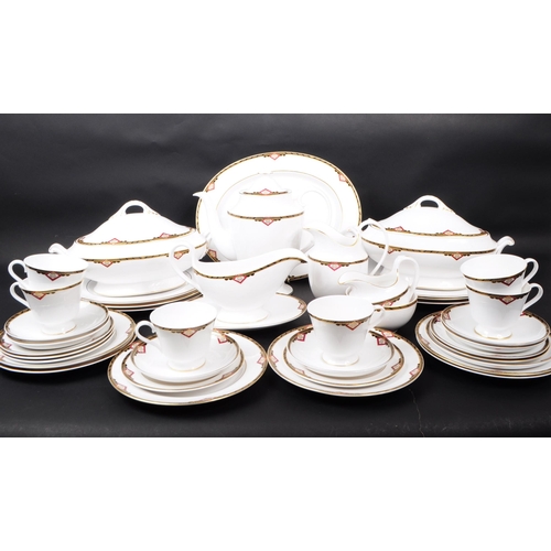 99 - Spode - Harvard Pattern - Large collection of Spode tableware porcelain china tea service set. To in... 