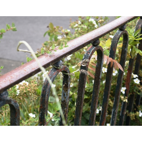 276 - Former Bristol Zoo Gardens - a section of 19th century Victorian cast iron railings, originally situ... 