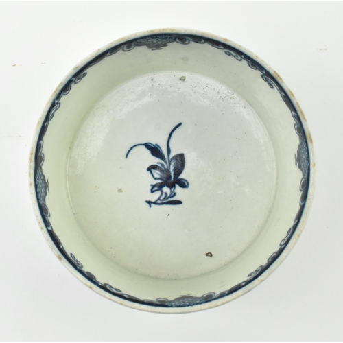 110 - An early Worcester Porcelain 18th century ' Mansfield ' circular pot. The pot having a rounded rim w... 