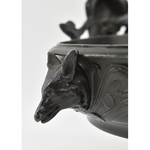 85 - A Victorian Grand Tour late 19th century cast bronze figurative tazza urn. The tazza having figurati... 