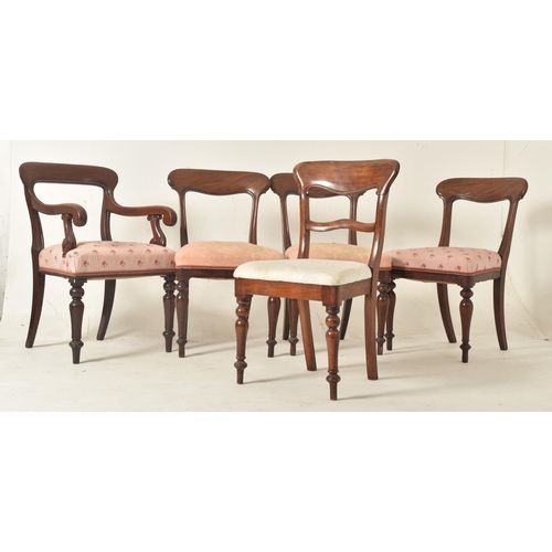 533 - A harlequin set of ten William IV mahogany bar back dining chairs. The long run of chairs being rais... 