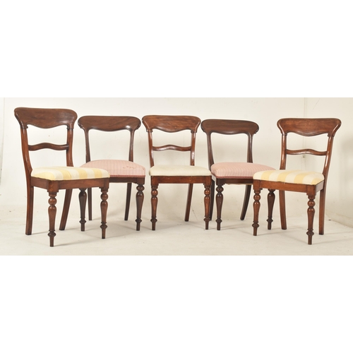 533 - A harlequin set of ten William IV mahogany bar back dining chairs. The long run of chairs being rais... 