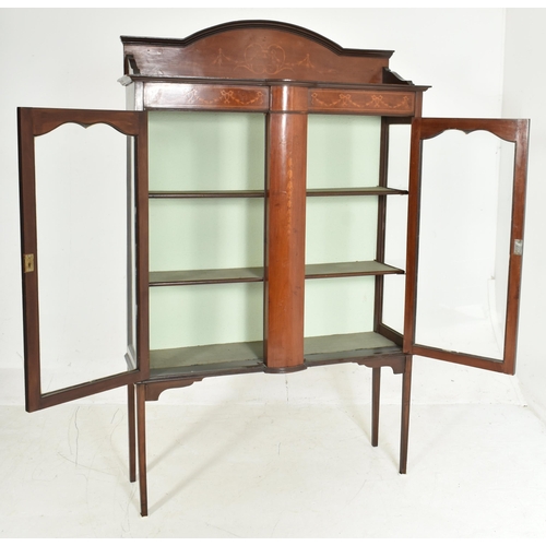 574 - An Edwardian mahogany & satinwood inlaid display vitrine bookcase cabinet on legs. The cabinet h... 